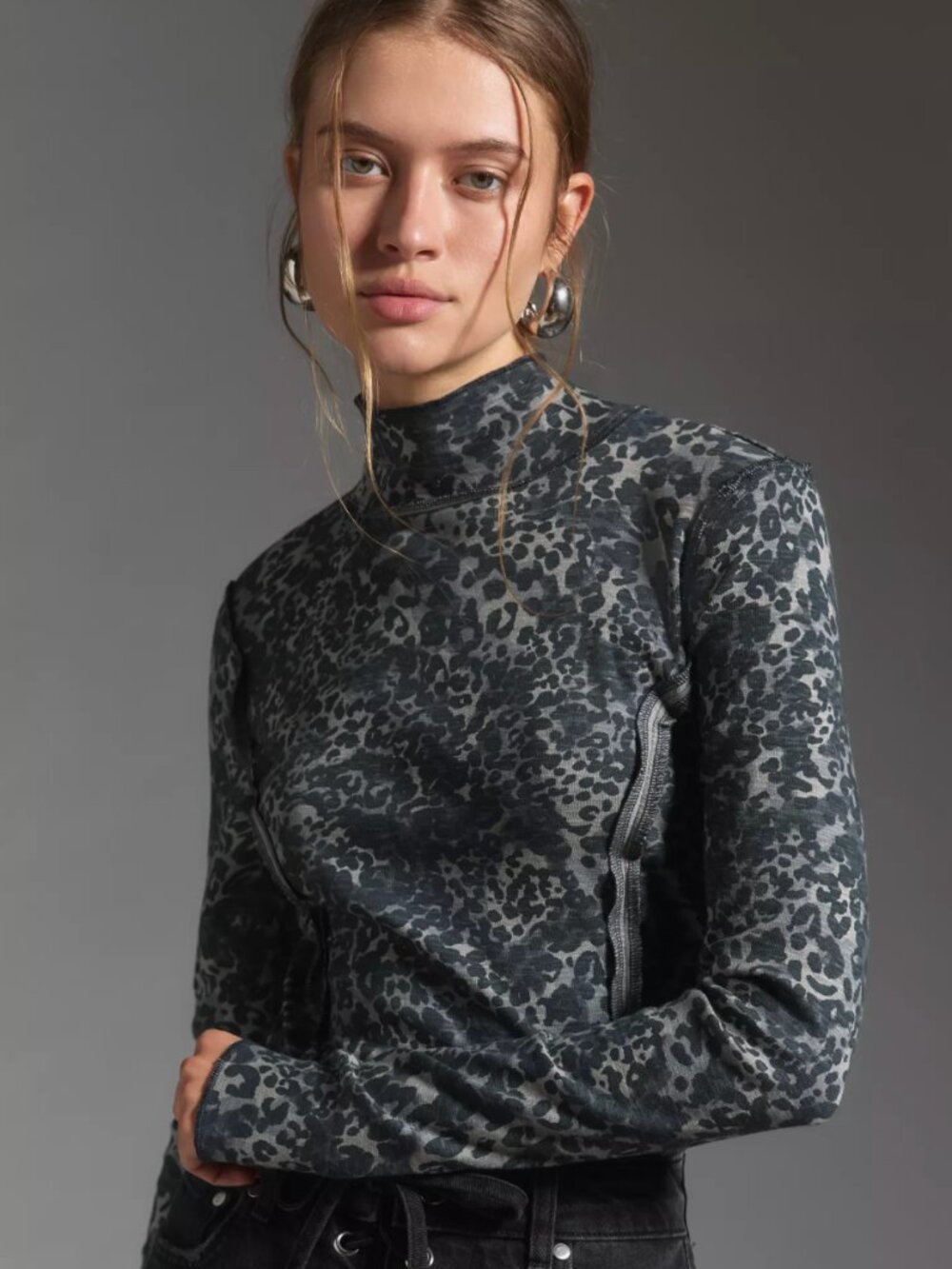 Pilcro Turtleneck Cotton-Slub Top in Gray Cheetah Print - Size S
